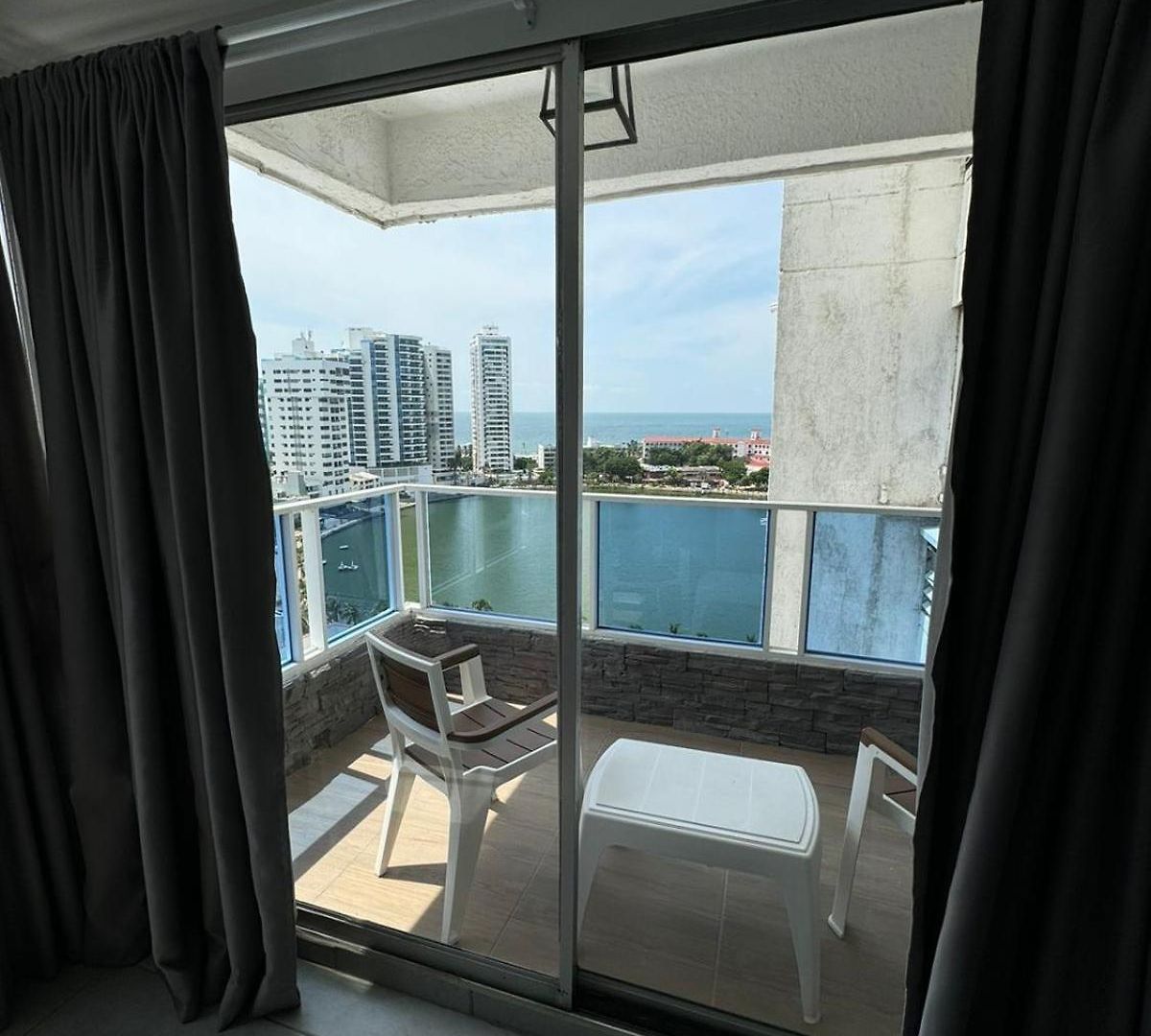 Apartamento Hermoso Vista Al Mar El Laguito