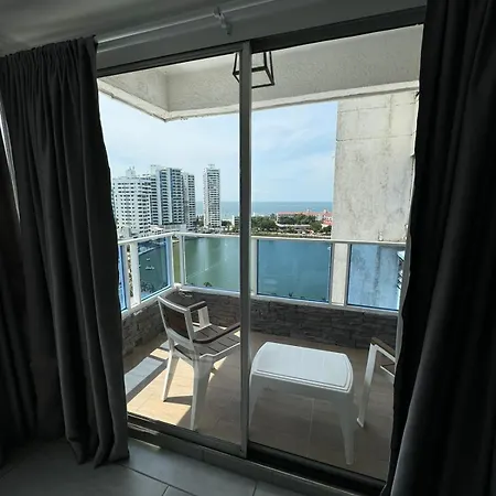Apartamento Hermoso Vista Al Mar El Laguito